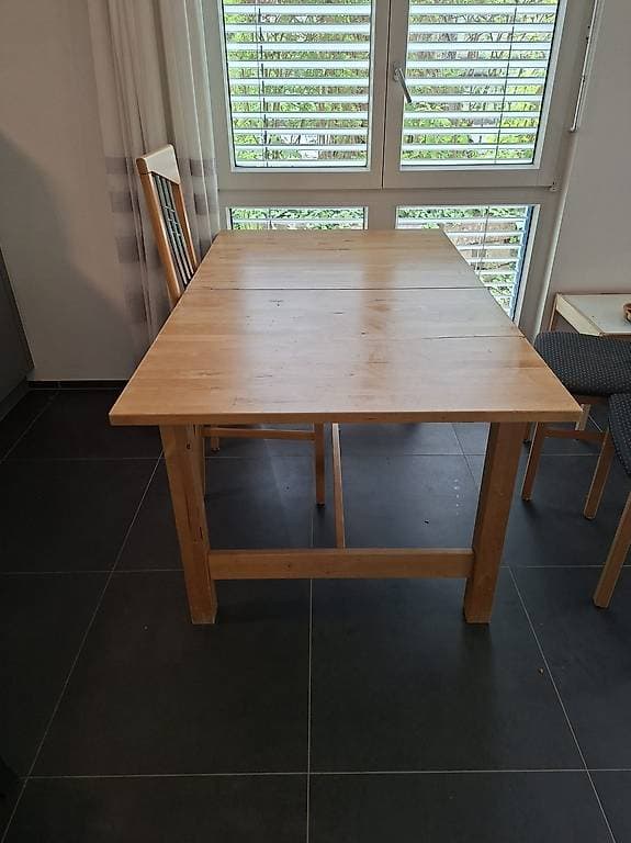 Holz Esstisch mit 2 Stühlen guter Zustand