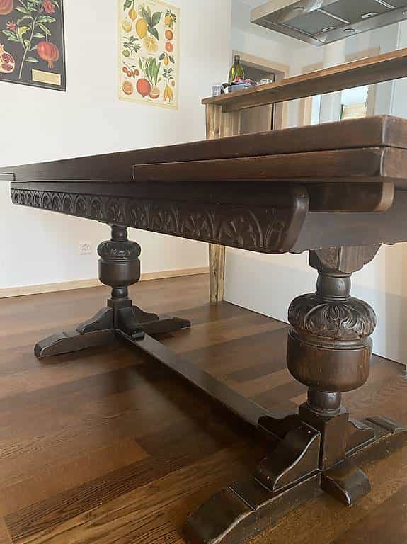 Massivholz Tisch mit 6 Stühlen