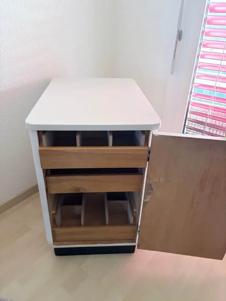 Alter Schaft / Schrank / Kommode