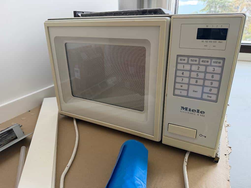 Micro ondes à donner