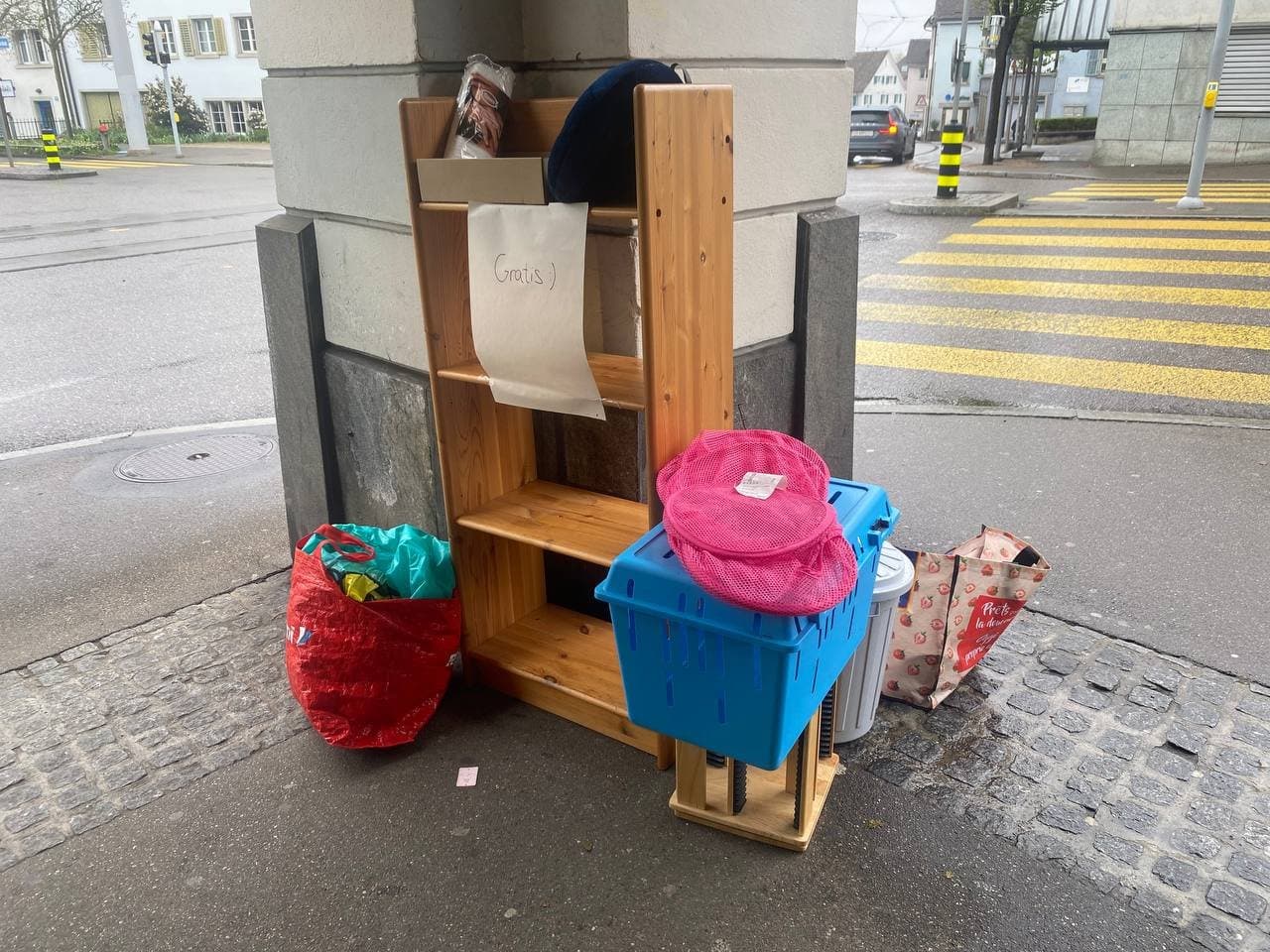 Möbel und Haushaltsgegenstände