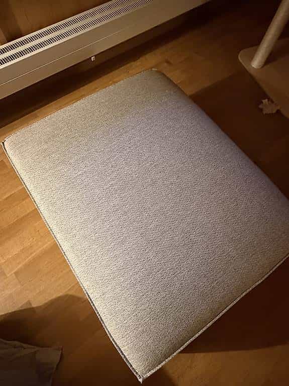 Grauer Pouf gratis abzuholen