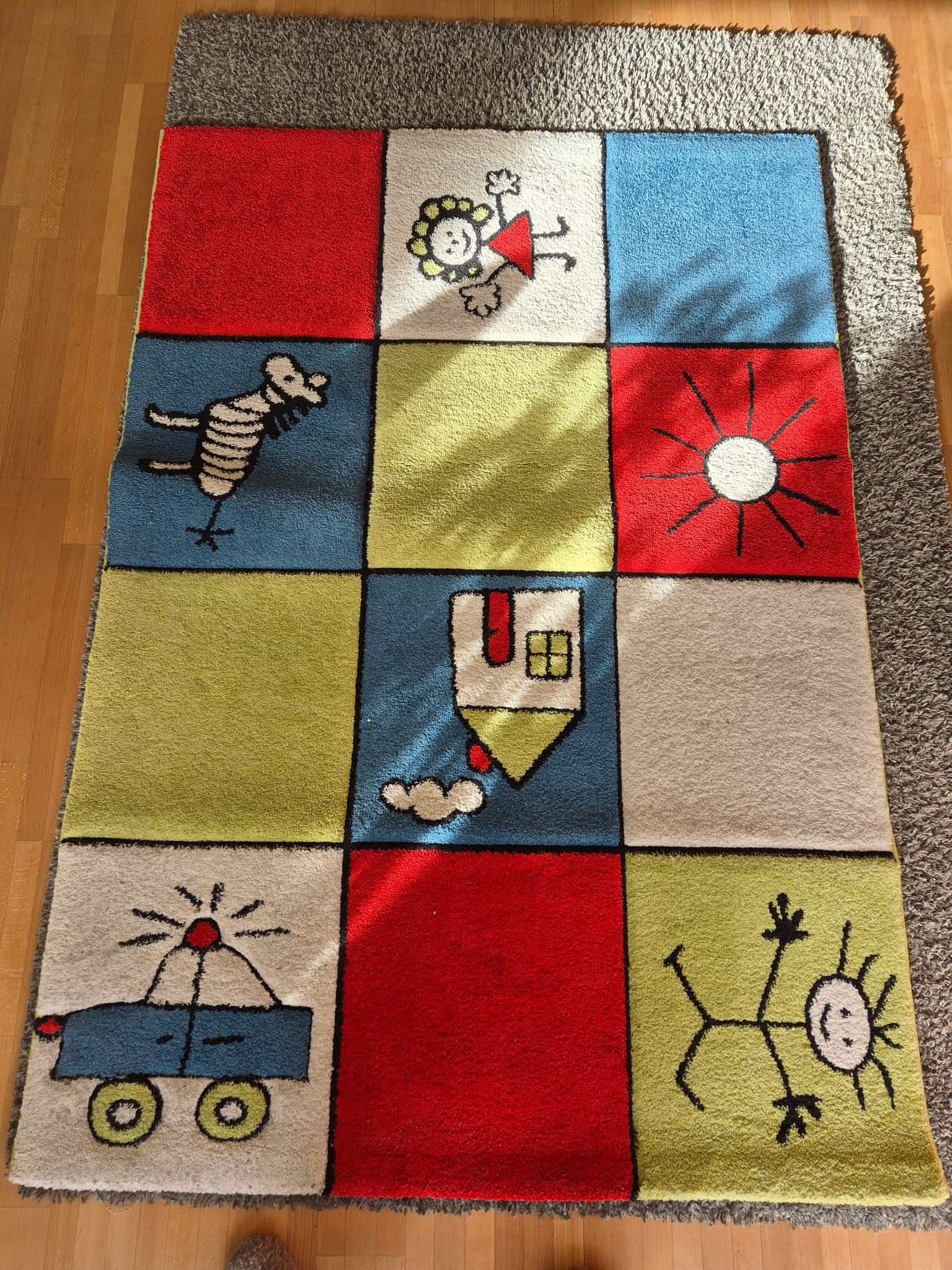 Kinderteppich, bunt mit Motiven
