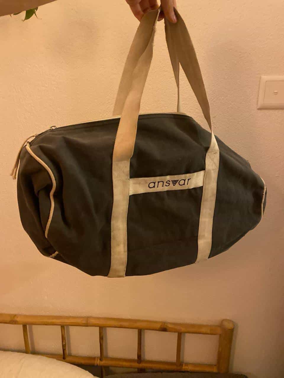 Tasche mit kaputtem Reissverschluss