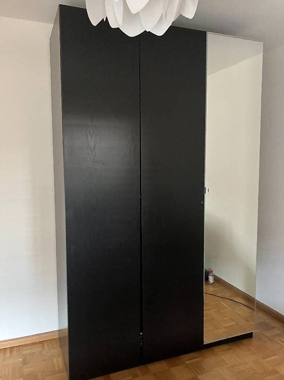 Kleiderschrank schwarz 3-türig