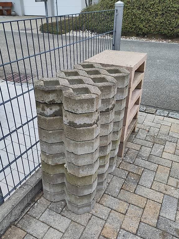 Rassengitter- und Treppensteine