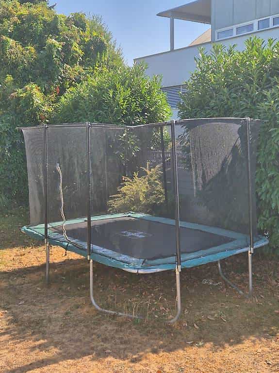 Trampolin Decathlon 4x3m gratis abzugeben