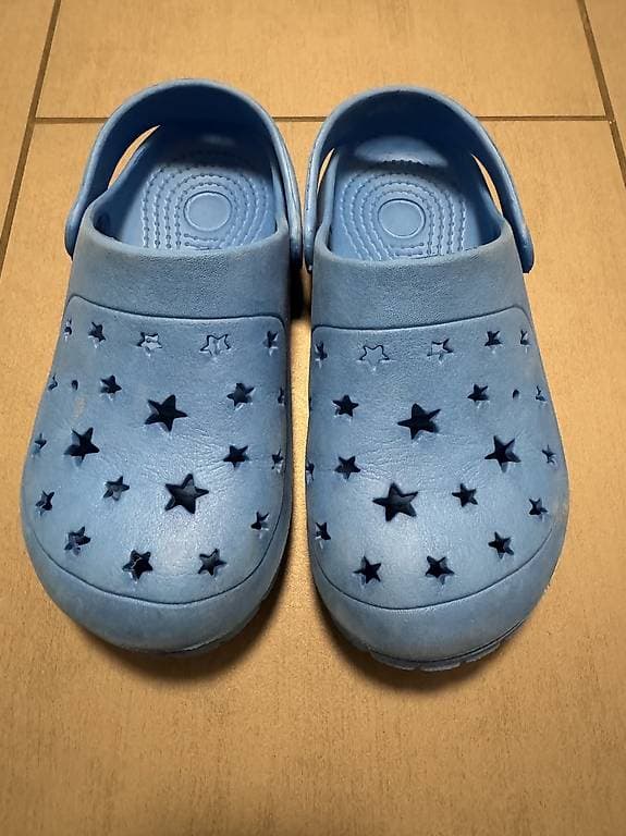 Kinder Clogs (Crocs-Typ) Größe 33, blai gratis