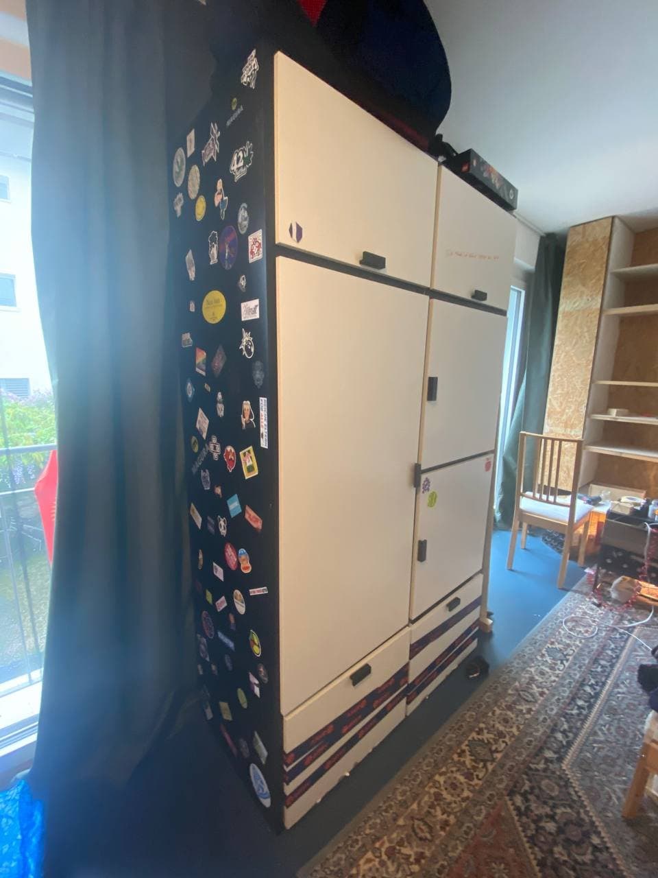 Kleiderschrank zu verschenken
