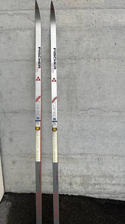 Langlauf Ski klassisch, Schuppen; ev. als "Museums-Stück"