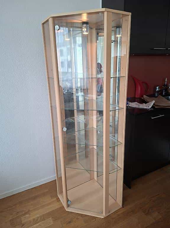 Vitrine mit Licht