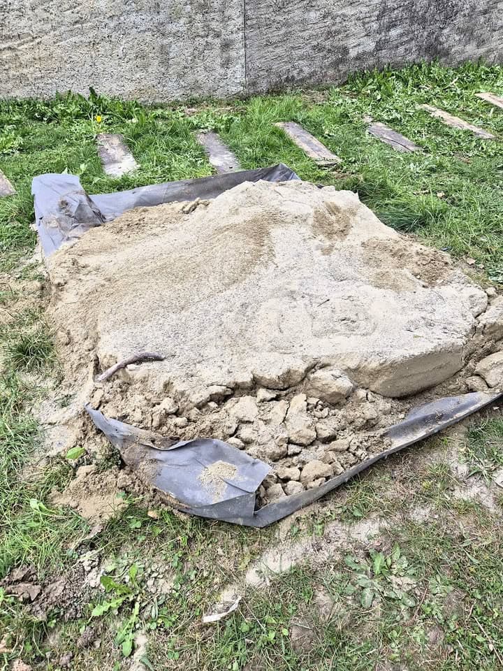 Gratis Sandkasren Sand/ Spielsand abzugeben