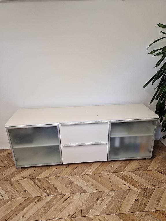 Sideboard abzugeben