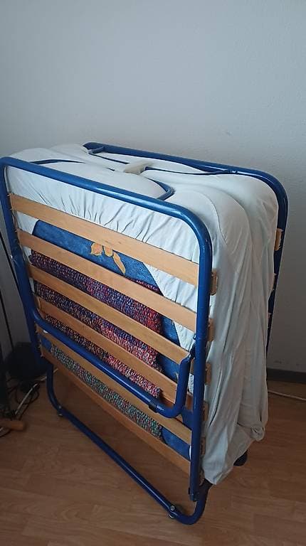 Klappbett