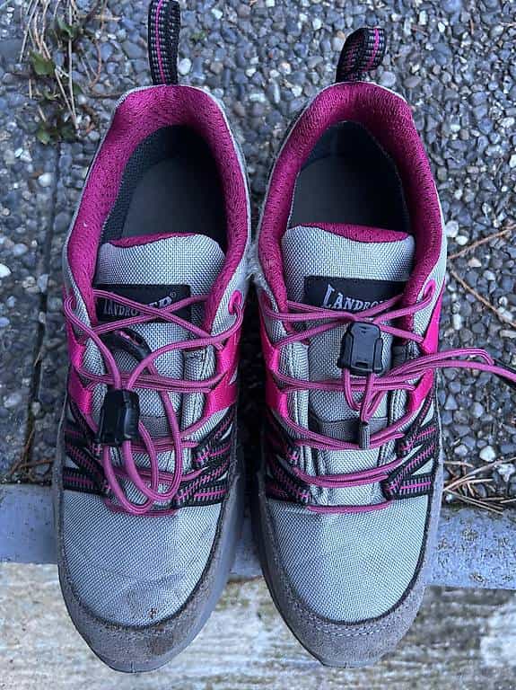 À donner chaussure pour fille