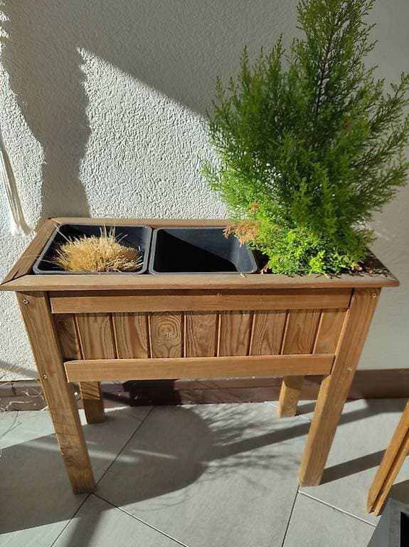 2x Hochbeet mit je drei Töpfen