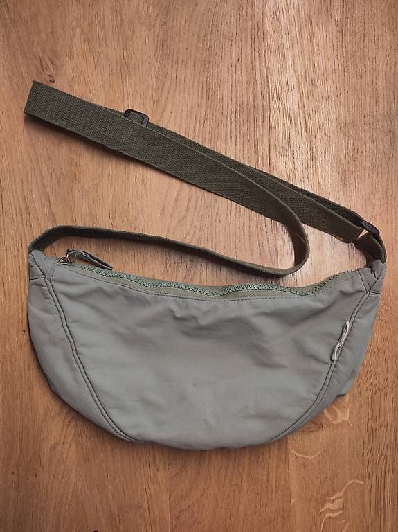Gratis Bauchtasche/Moon Bag Söstrene Greene (olivgrün)