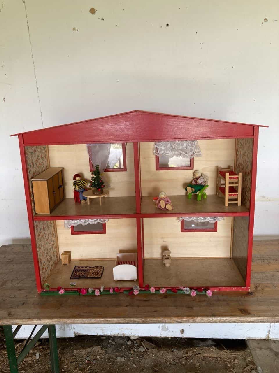 Puppenstube mit Zubehör