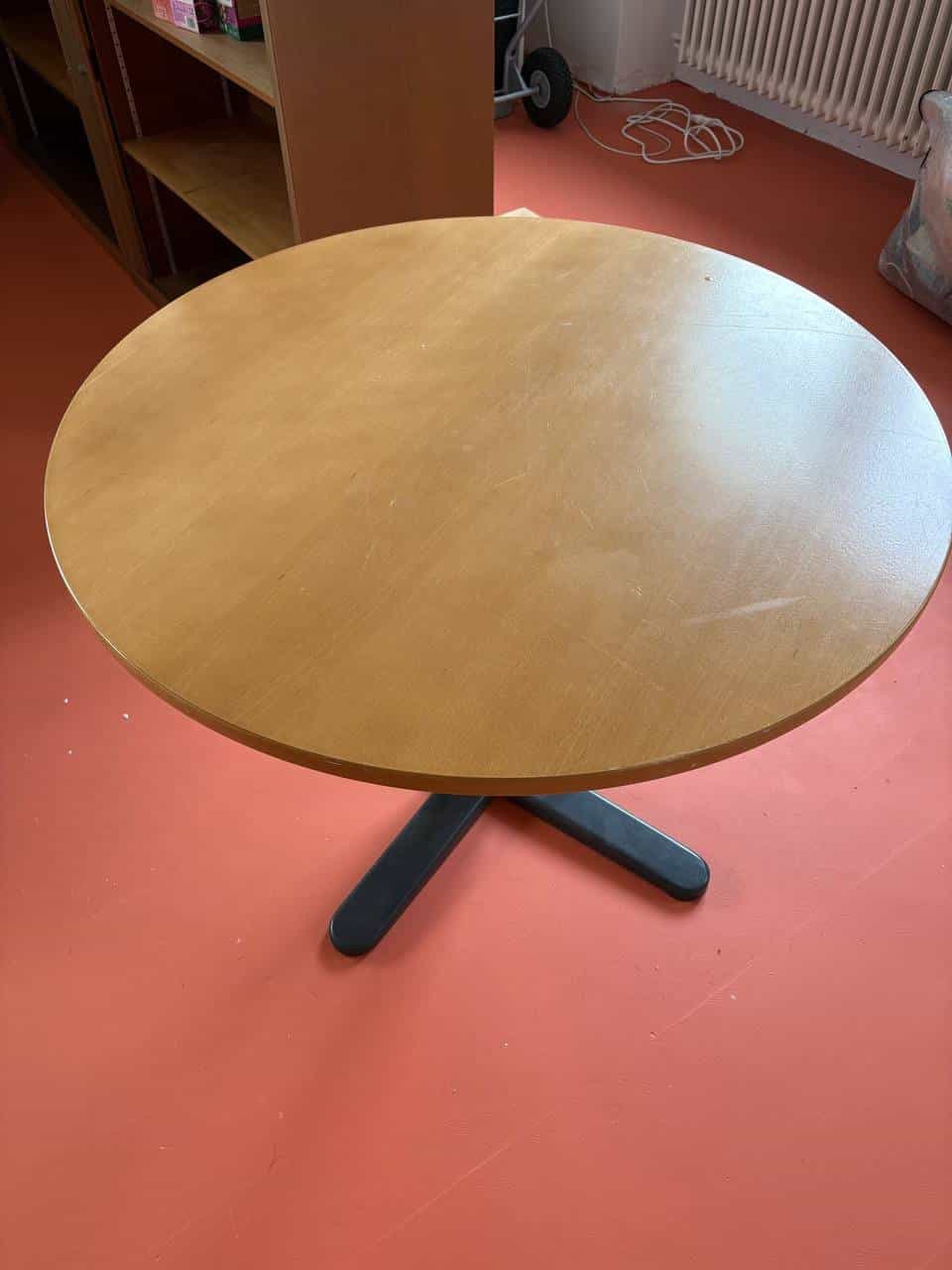 Runder Tisch 110 cm Durchmesser
