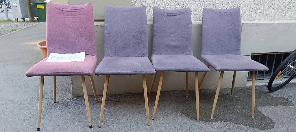 4 Esstisch Stühle zu verschenken