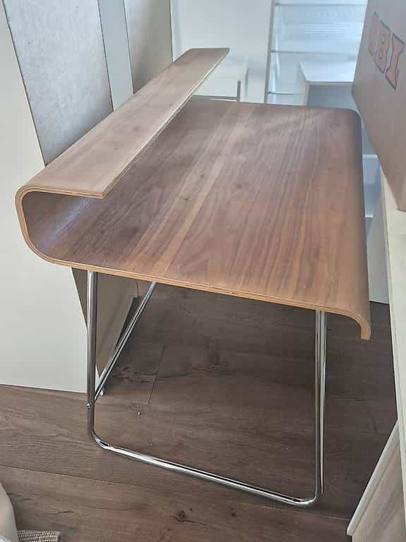 Schreibtisch