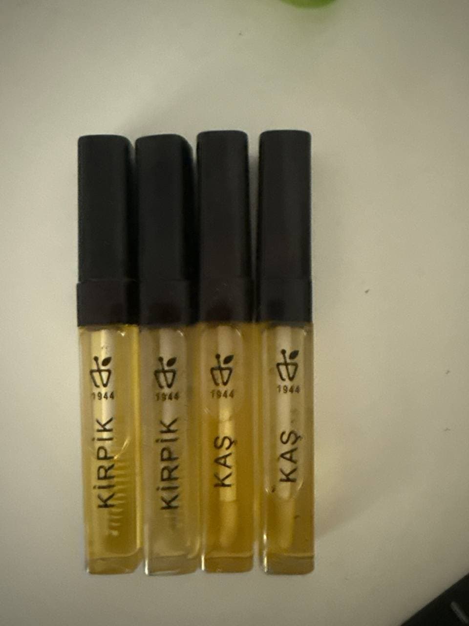 Augenbrauen- und Wimpernpflegeöl