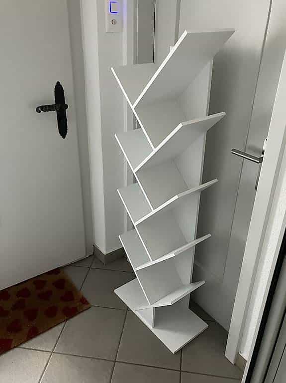 Bücherregal
