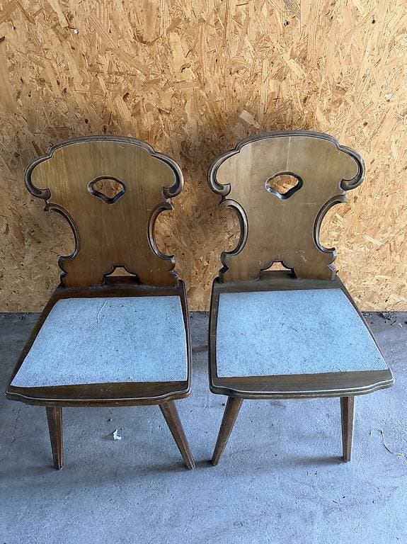 GRATIS - 2 Antike Appenzeller Stühle