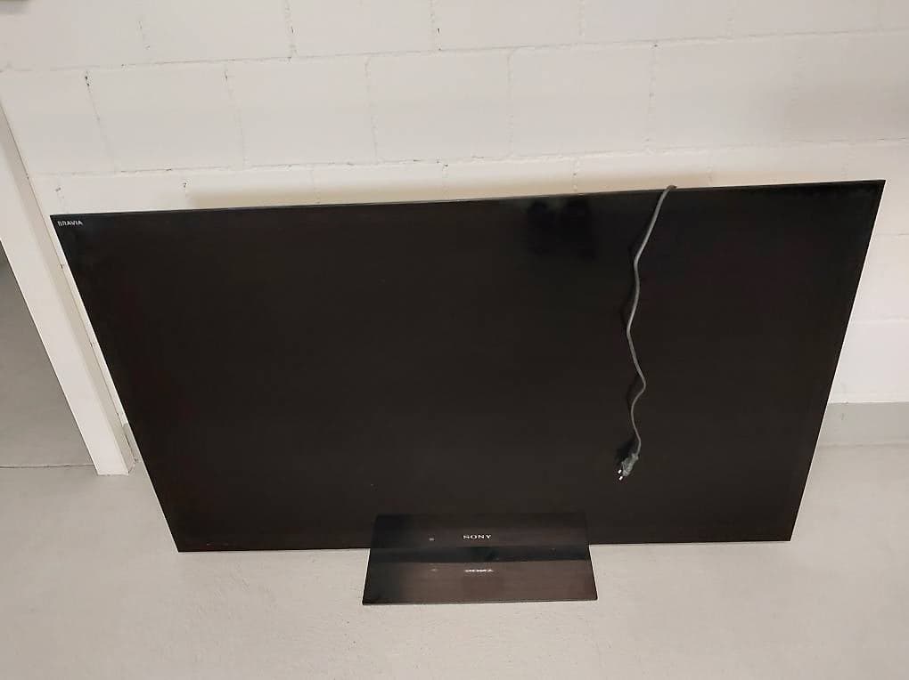 zu verschenken: defekter Sony KDL-55HX820