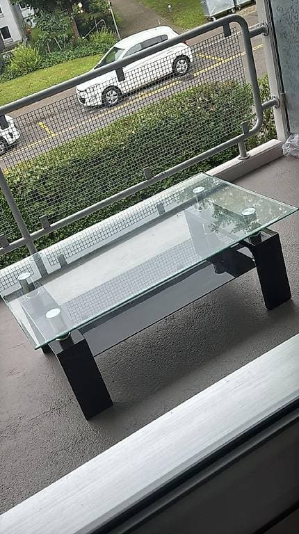 Moderner Couchtisch Glas/Schwarz - Guter Zustand - Zürich