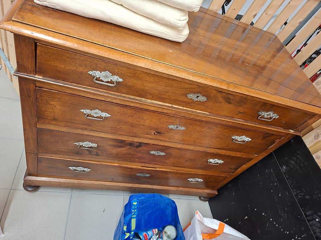 Schöne alte Holzkommode