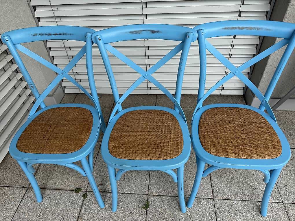 Zu verschenken 3 Unikate Stühle