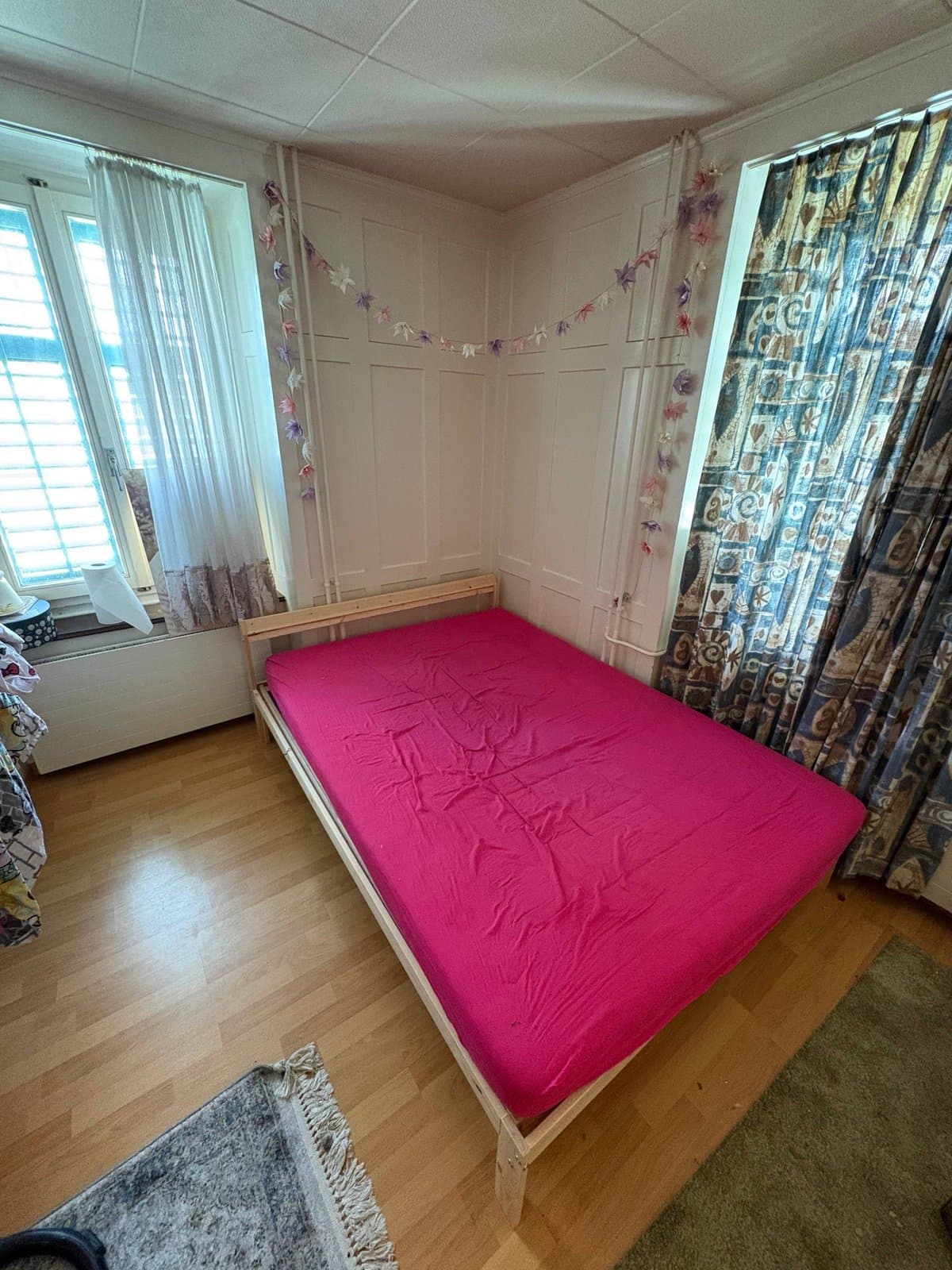 Bett 140x200cm mit Lattenrost - gratis Ecksofa