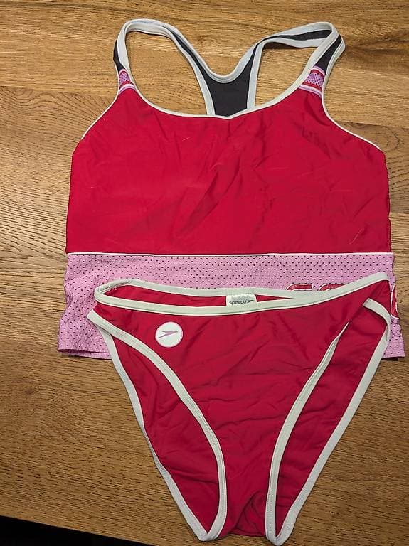 Speedo Badenazug Grösse 40