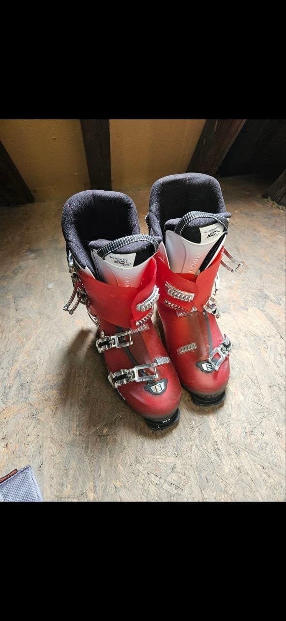 Skischuhe Gr. 32.5 (ca. Gr. 50)