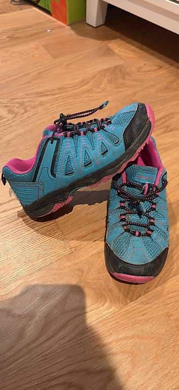 Schuhe Grösse 34