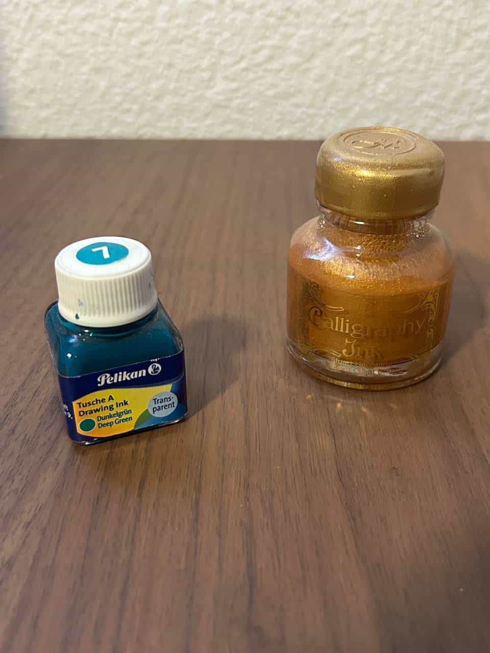 Pelikan Tusche dunkelgrün und goldene Kalligrafietinte