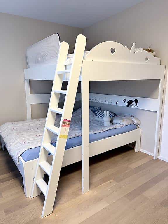 Etagenbett Schreinerarbeit ohne Matratzen
