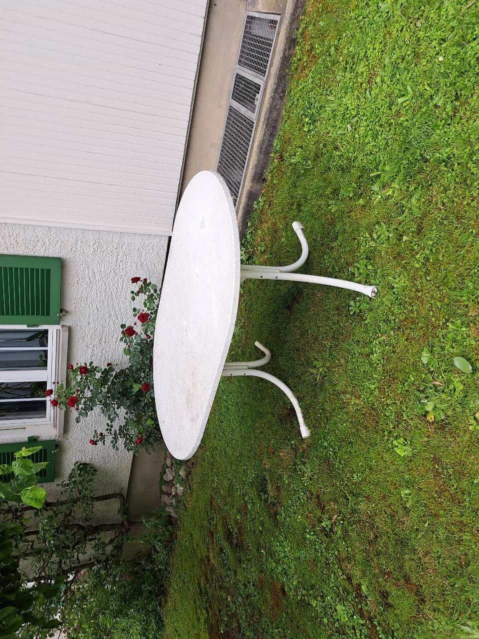 Satellitenschüssel (Biette)