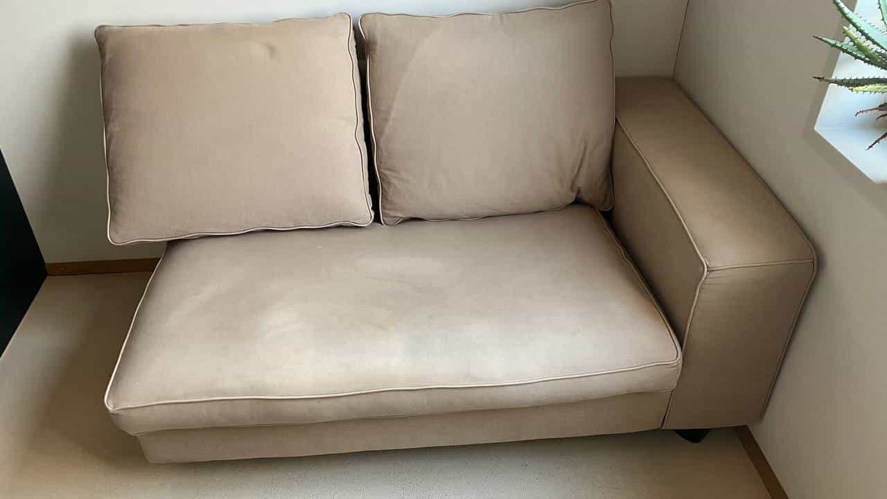 Kleines Sofa zu verschenken
