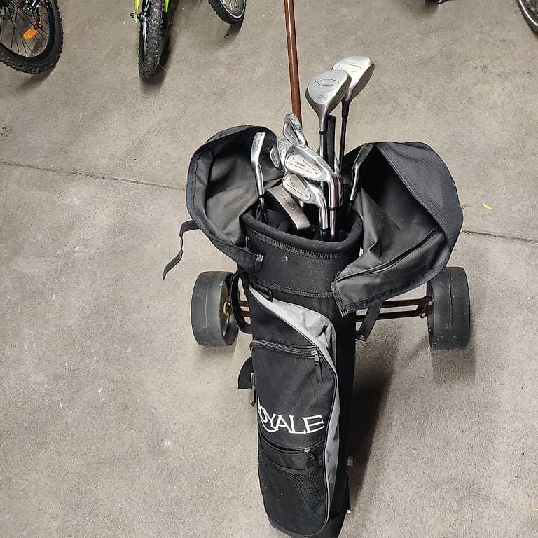 Golfset mit Wägeli