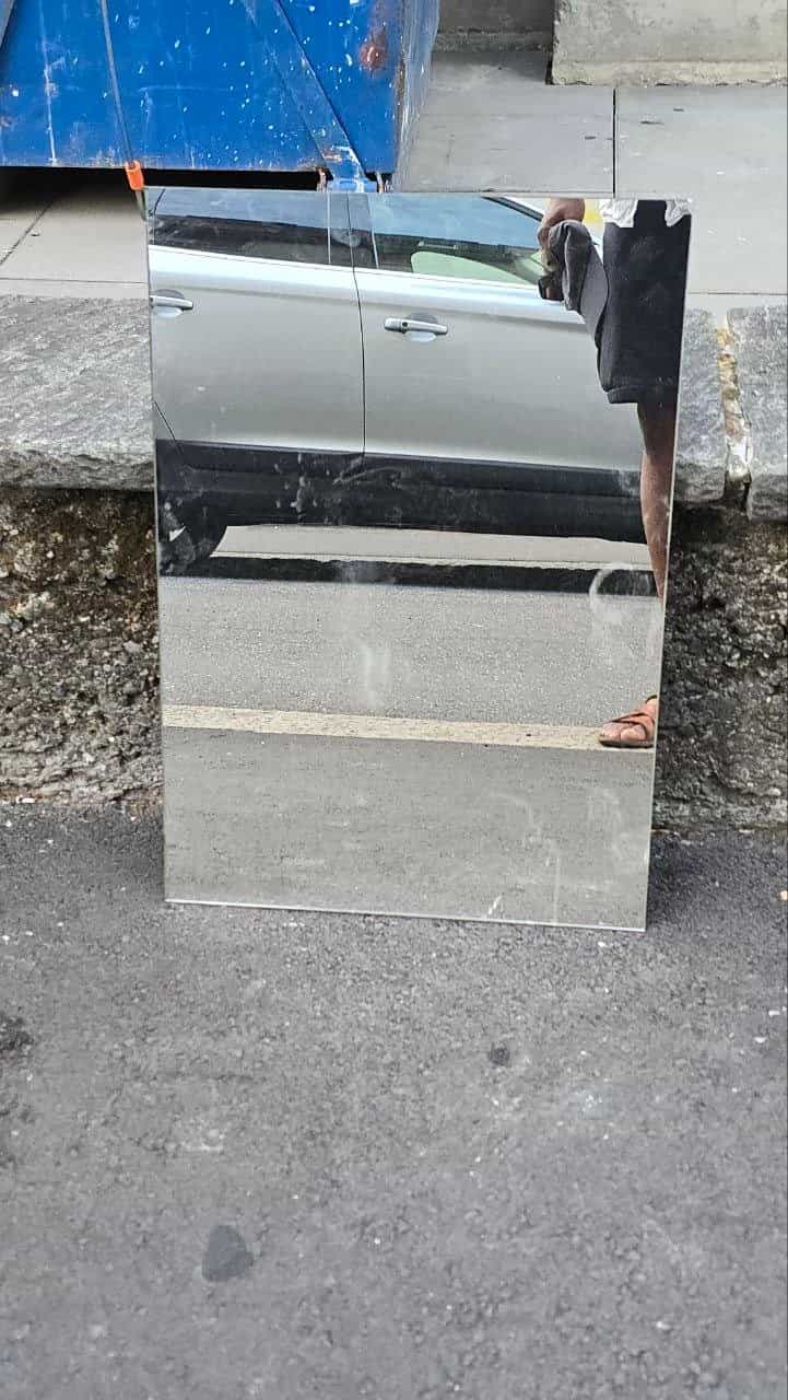 Garagentor oder Spiegelpanel gratis