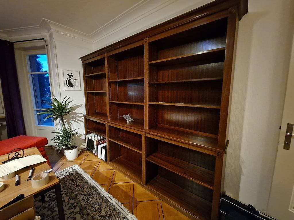 Bibliothèque en bois massif à donner contre bons soins :-)