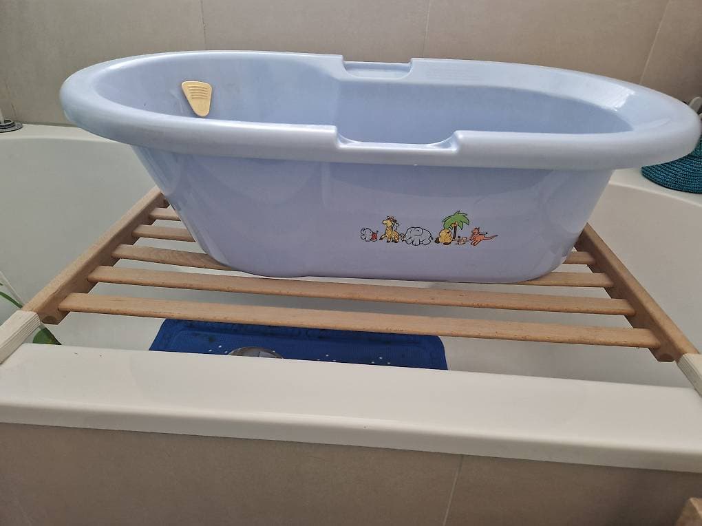 Badewann mit Brett für Badewanne