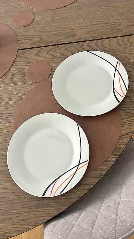 2 assiettes blanches Vaisselle de cuisine