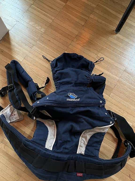 Babytrage / Baby carrier