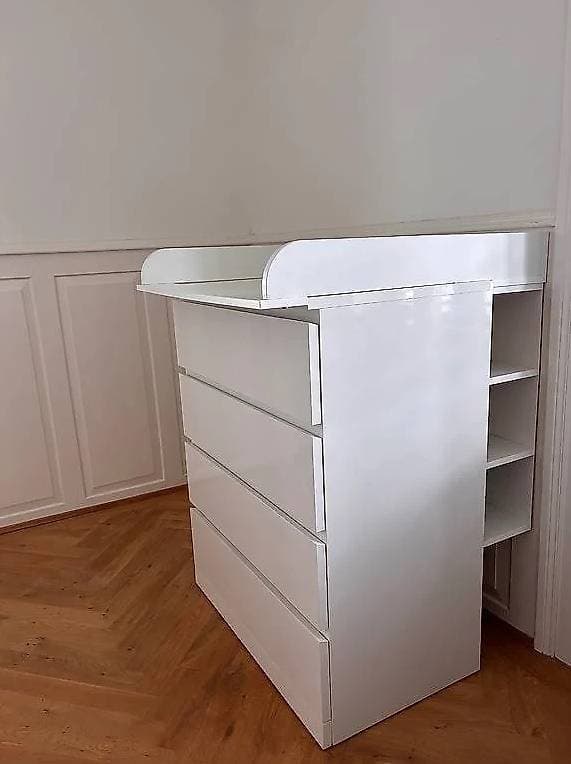 Neuwertige saubere Wickelkommode