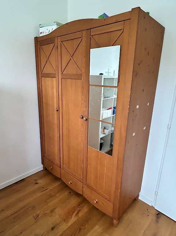 Kleiderschrank
