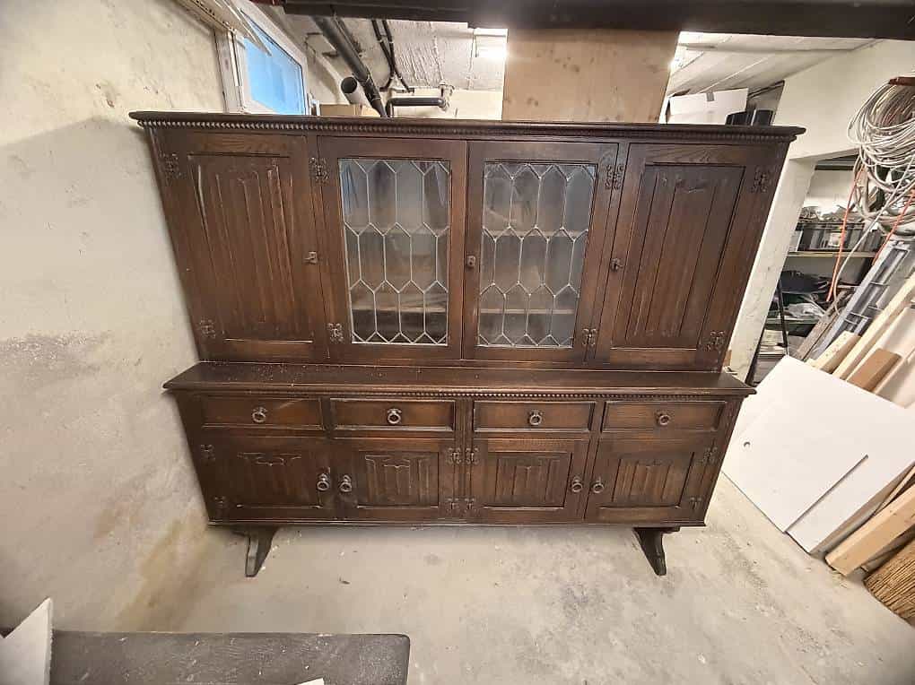 Gratis - Grosser rustikaler Buffetschrank / Vitrinenschrank