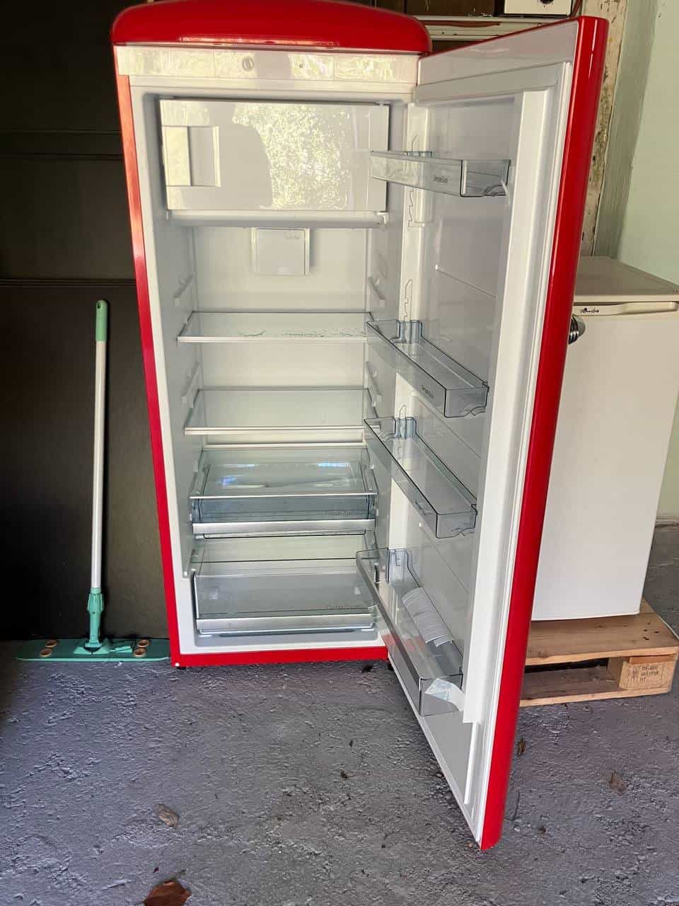 Coca-Cola Kühlschrank gratis abzugeben